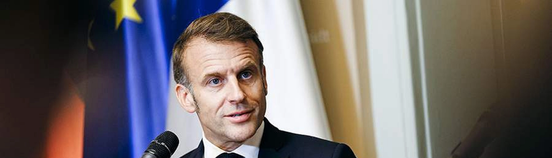 МИД России: заявления Макрона переходят грань и становятся оскорблениями