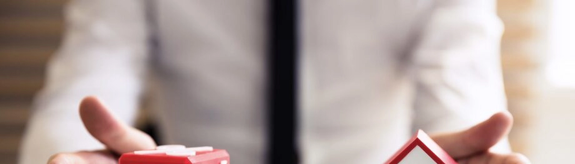 Путин поручил расширить программу ипотеки под 2% для работников образования на Дальнем Востоке