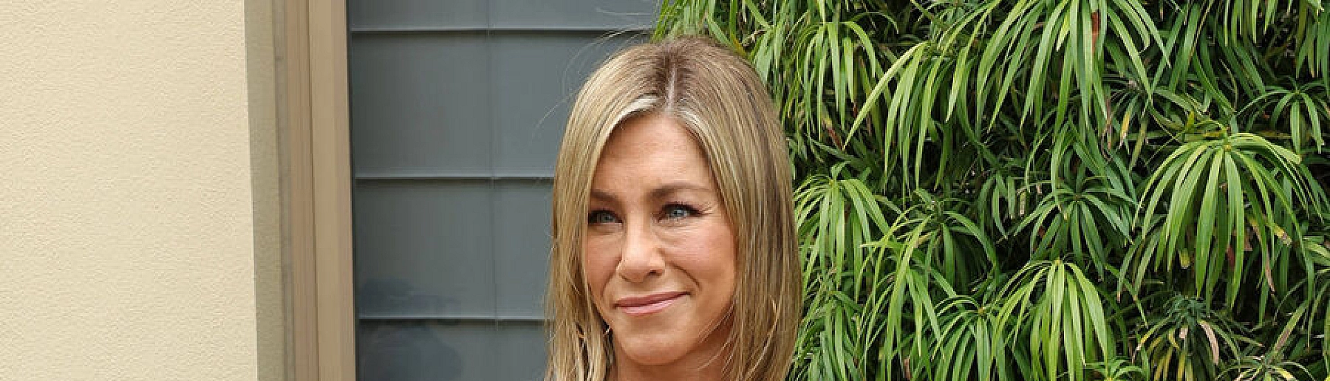 Дженнифер Энистон подтвердила роман с коучем Джимом Кёртисом