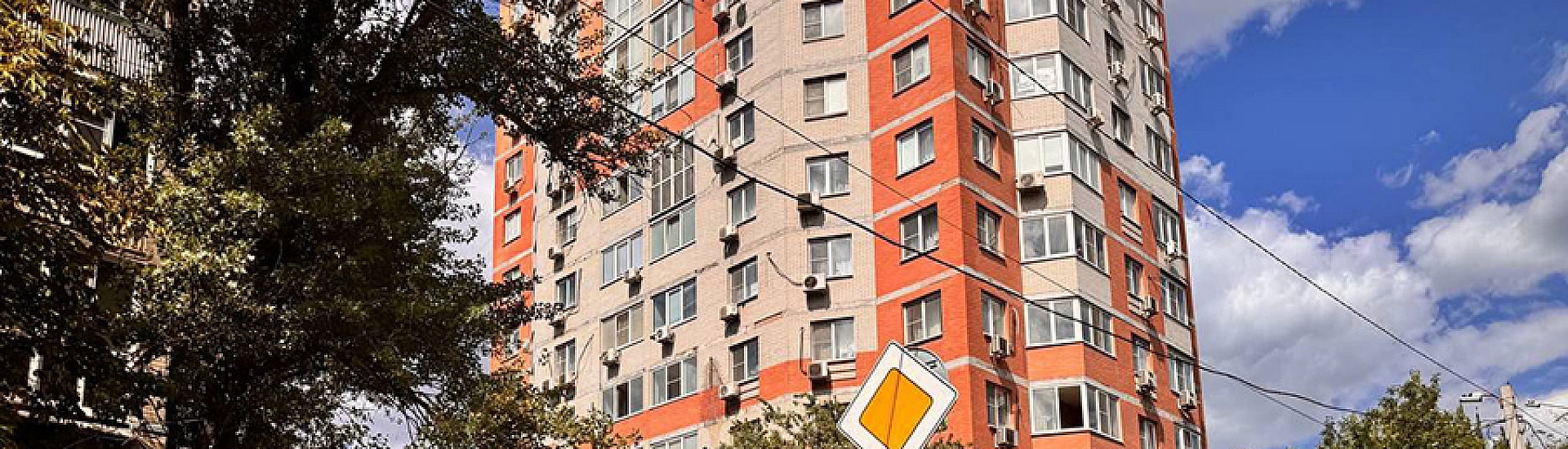 В Ростове-на-Дону после атаки дронов повреждены 30 жилых домов