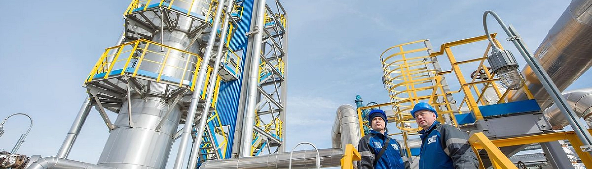 Два дрона атаковали предприятие «Газпром нефтехим Салават» в Башкирии