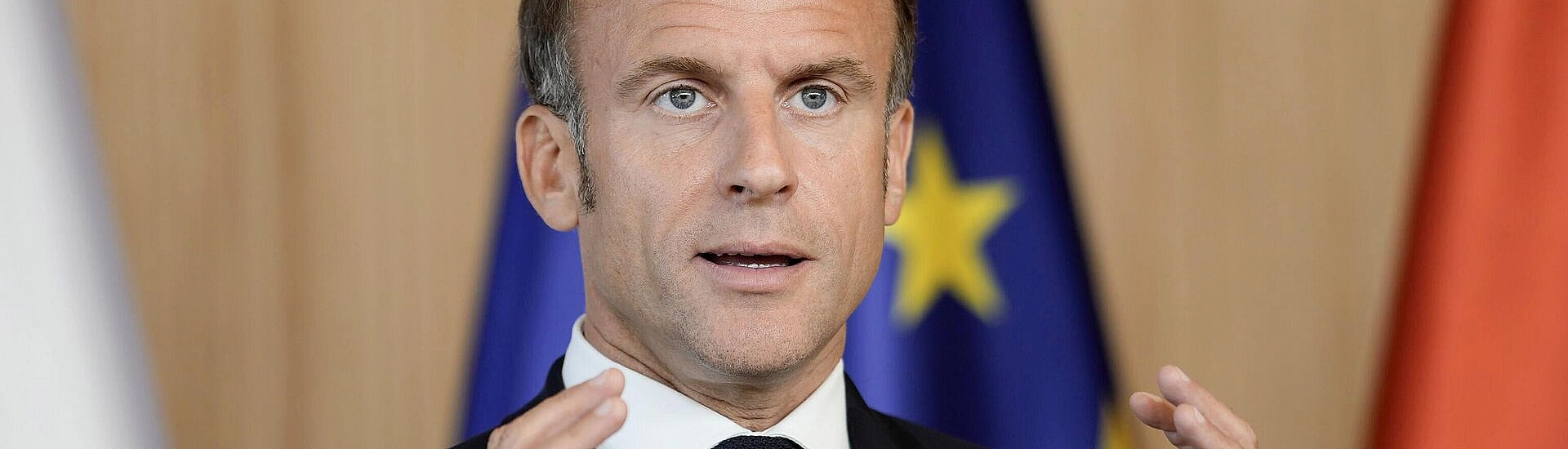 Французский парламент отклонил предложение об импичменте Макрону