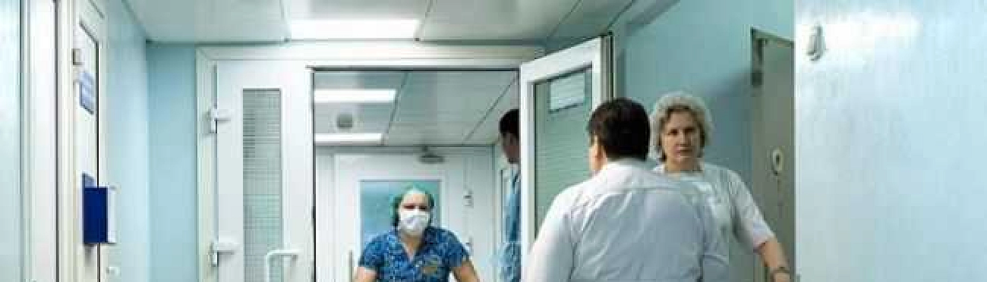 В Челябинской области госпитализировали 26 школьников с признаками кишечной инфекции