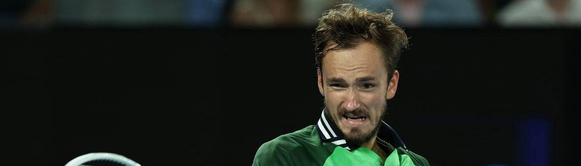 Матч Медведева в Шанхае прервали из-за пьяной фанатки