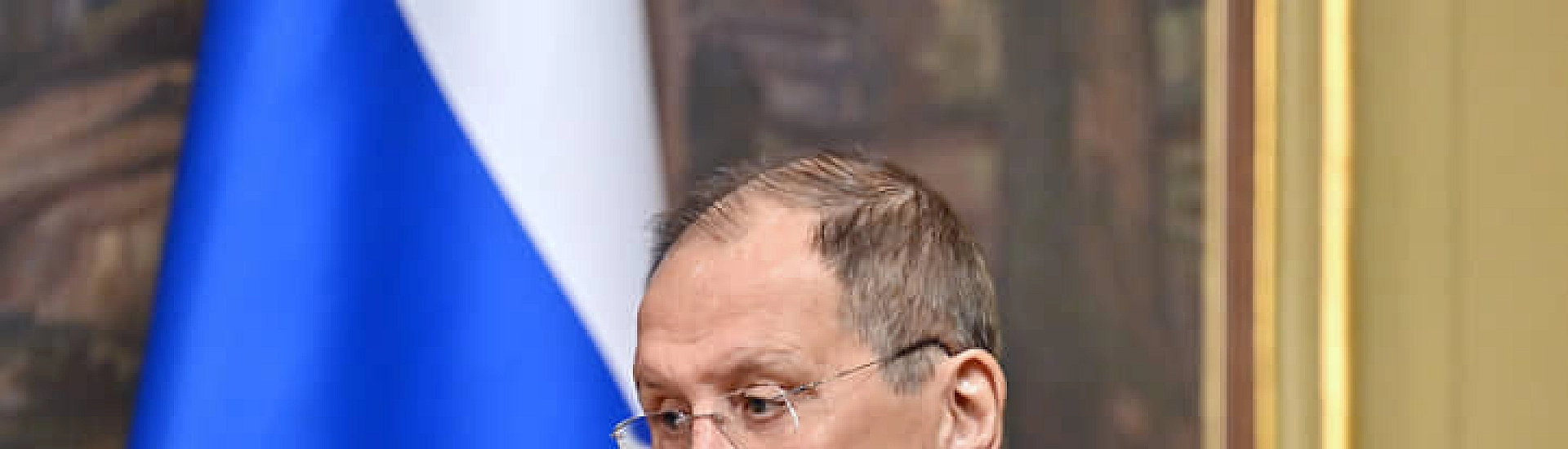 Лавров и Сийярто договорились о плотном взаимодействии при подготовке саммита России и США