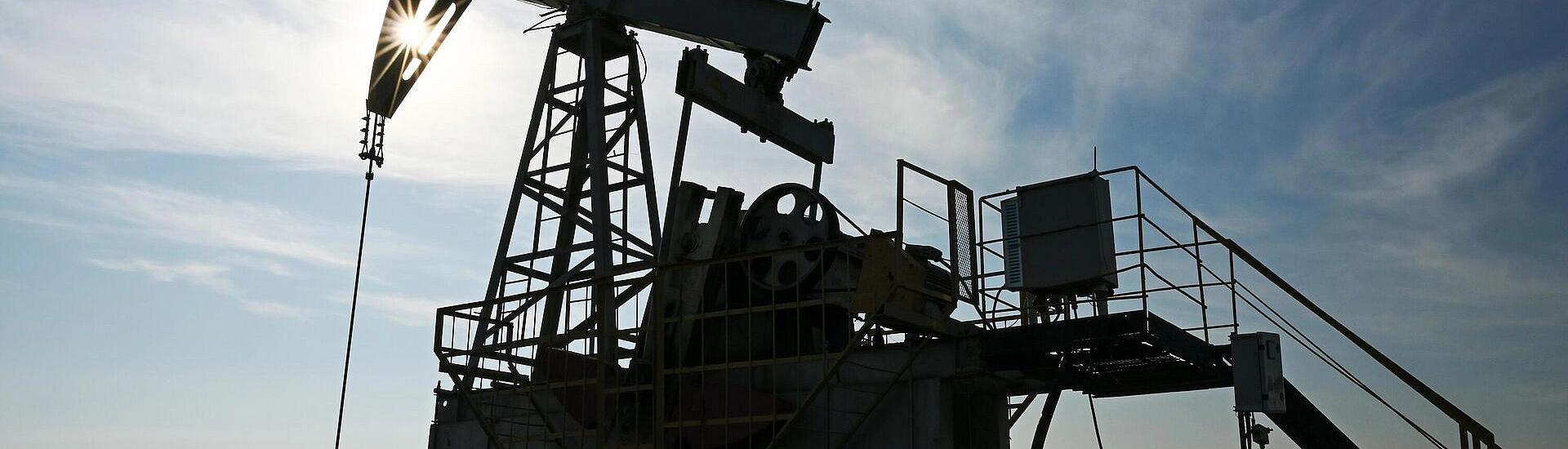 Нефть дешевеет на ожиданиях увеличения поставок странами ОПЕК+