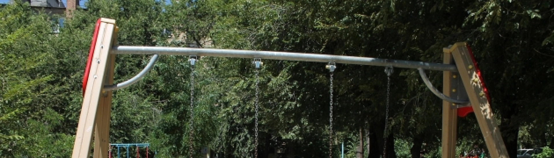 В Петербурге ребёнок лишился части пальца на детской площадке в Парголово