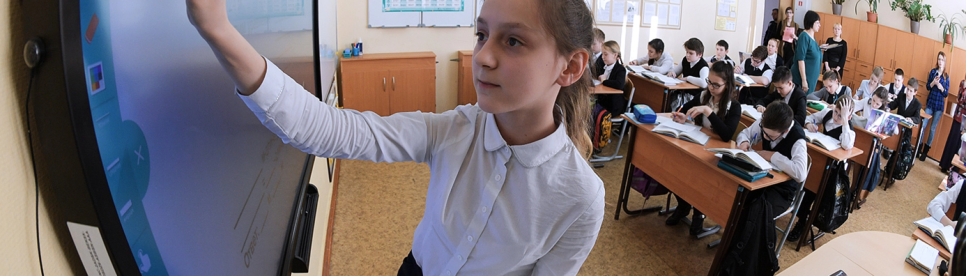 Сенатор Мурог: 11-летняя система школьного обучения доказала свою эффективность