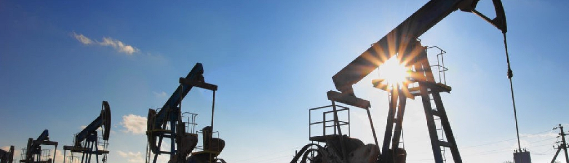 Нефть Brent подешевела до $64,62 за баррель, рынок завершает октябрь в минусе