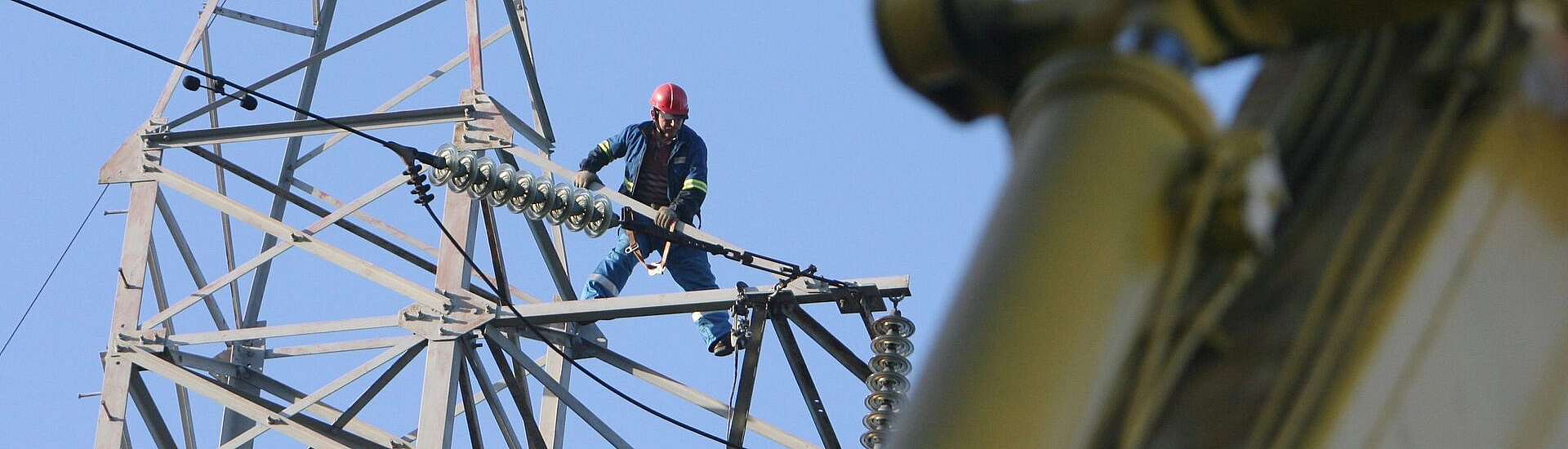 Несколько населённых пунктов Сумской области остались без электричества после взрывов на инфраструктуре