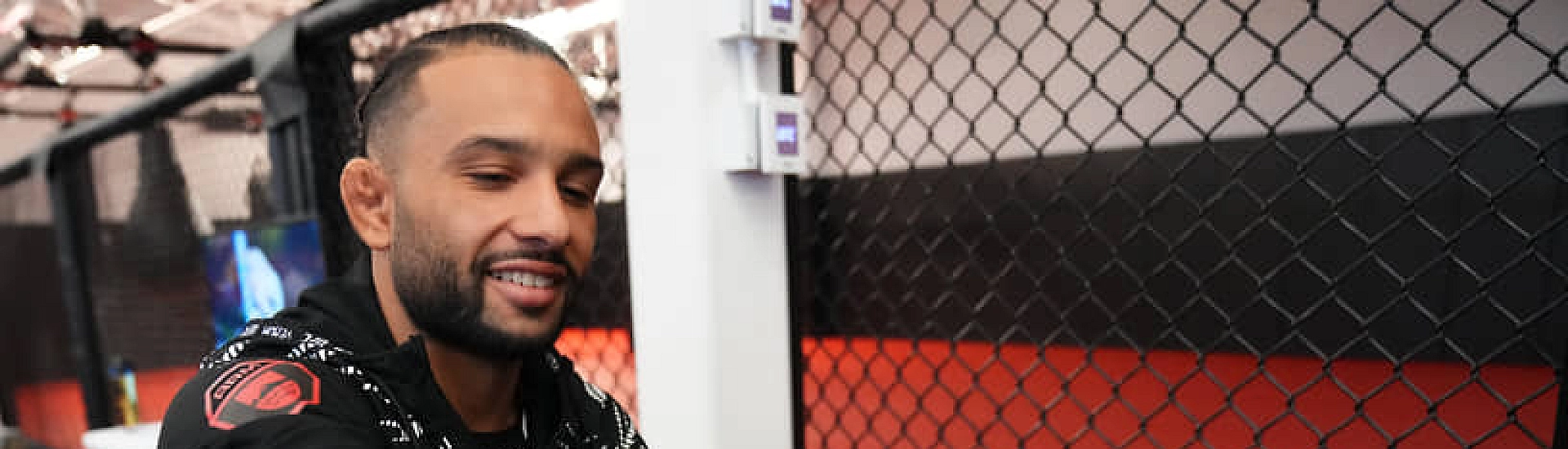 Боец UFC Айзек Дулгарян отстранён из-за подозрительных ставок на свой бой