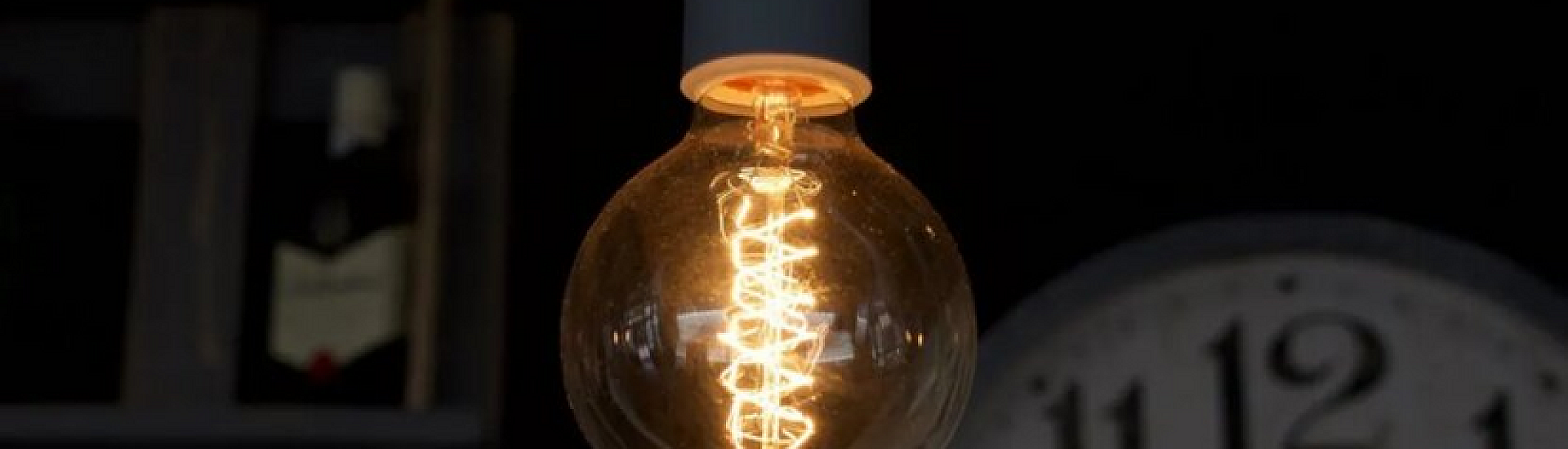 Пожар на энергообъекте в Курской области оставил без света 2,5 тысячи человек