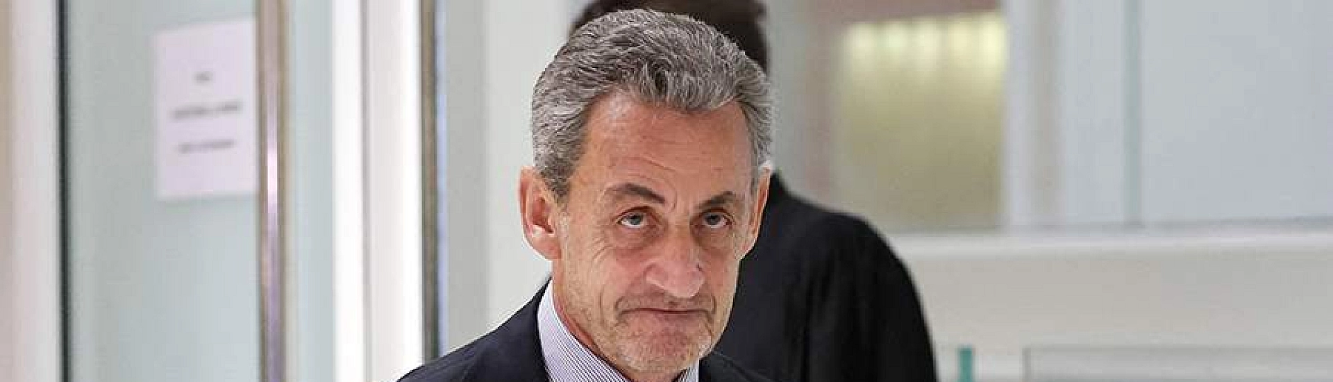 Николя Саркози освободят из тюрьмы под судебный контроль