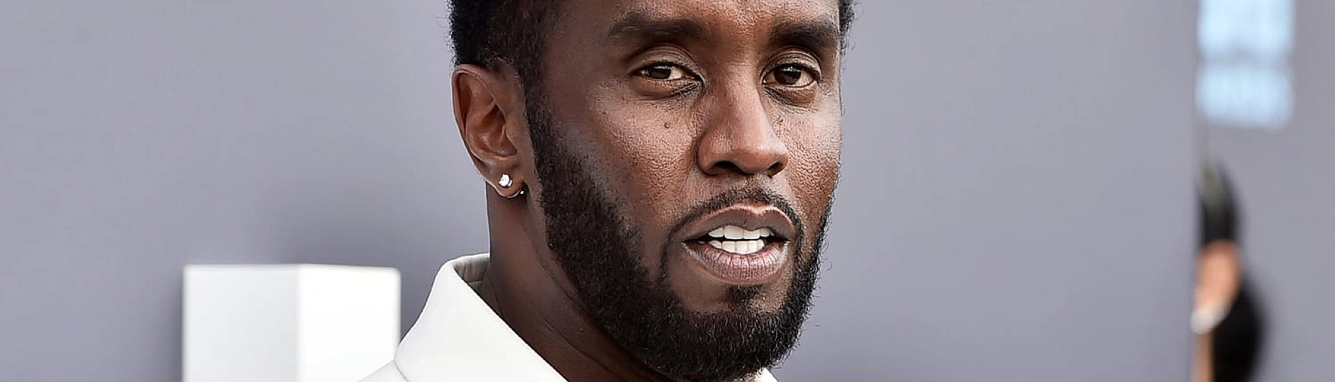 Рэпер P. Diddy стал тюремным священником, но уже нарушил режим