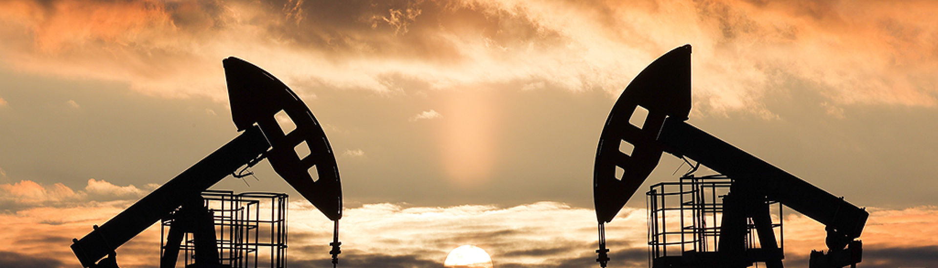 Нефть дешевеет в ожидании отчетов ОПЕК и Международного энергетического агентства