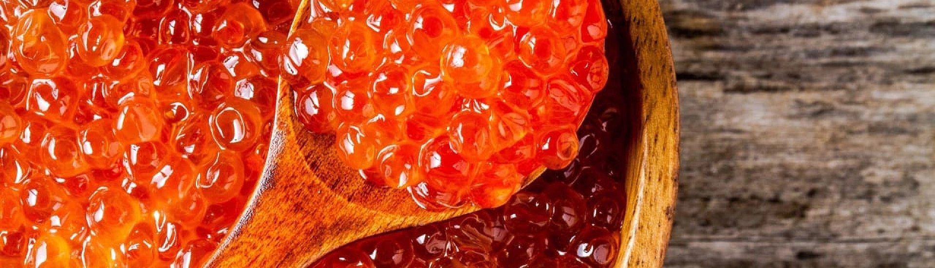 Цена на красную икру выросла на треть: средняя стоимость банки достигла 3 тысяч рублей