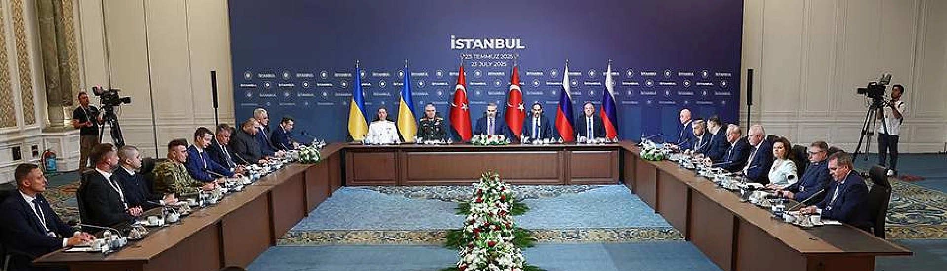 Песков: отказ Украины от переговоров формализует ее нежелание вести диалог с Россией