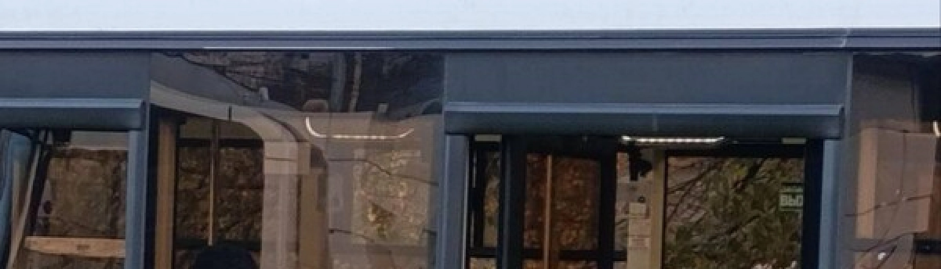 В ростовском трамвае мужчина с ножом ранил пассажира