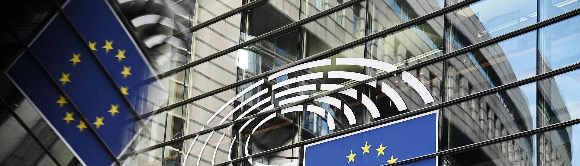 Politico: ЕС может потребовать от Украины вернуть промежуточный кредит после получения репарационного займа