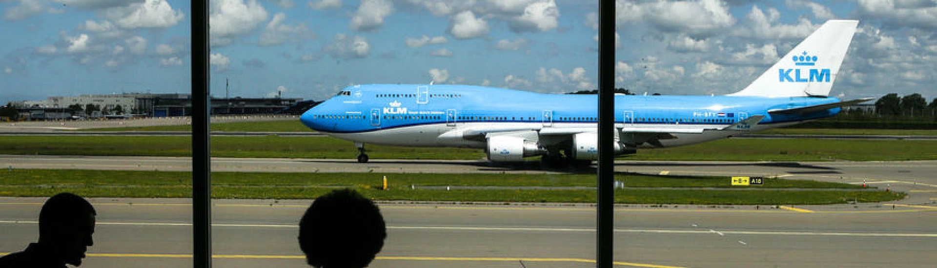 В США пассажир сорвал вылет, открыв дверь аварийного выхода из-за паники