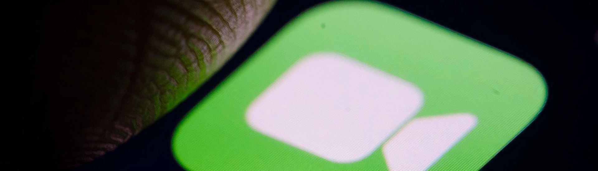 Роскомнадзор начал ограничивать работу FaceTime в России