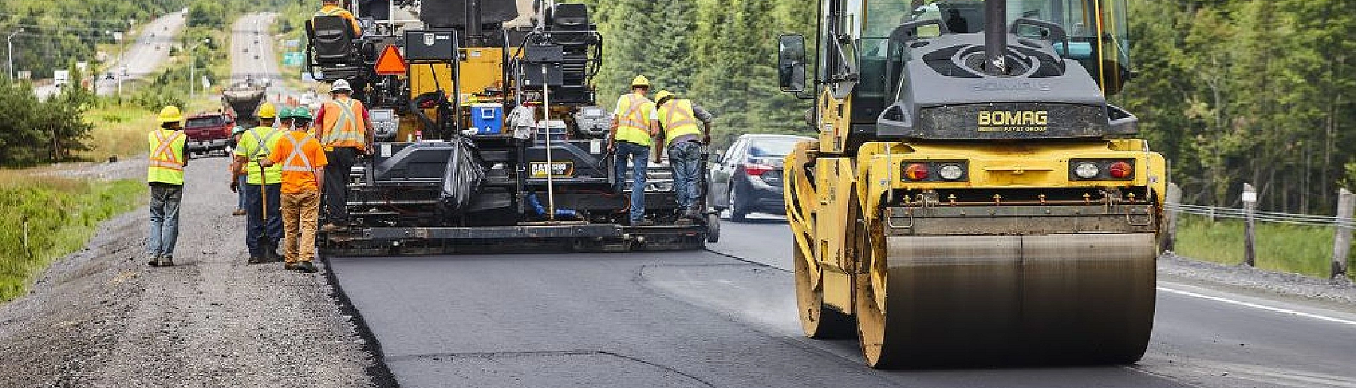 В Крыму за год обновили почти 480 км дорог и ввели 1,2 млн кв. м жилья