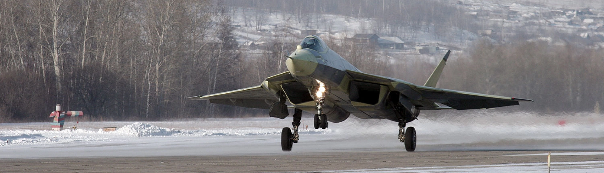 Су-57 впервые поднялся в воздух с двигателем пятого поколения