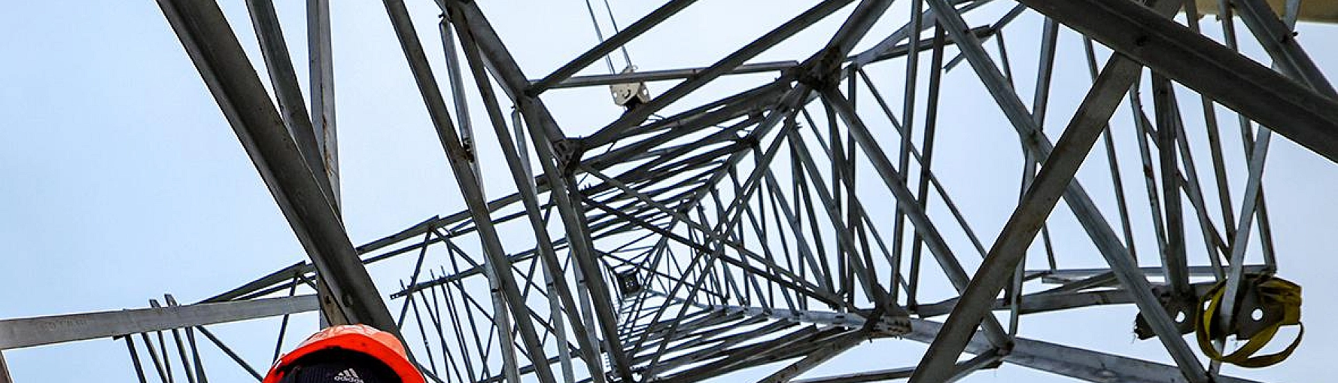 В Херсонской области более 60 тысяч человек остались без света после обстрела