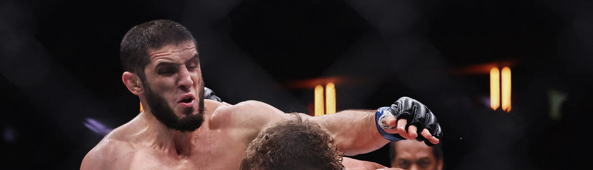 Атаев назвал победы Махачева в UFC главным спортивным впечатлением года