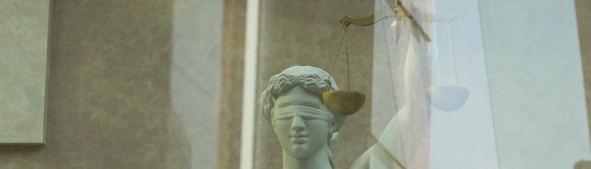 В Петербурге в суд направлено дело о незаконной миграции с участием ректора частного вуза