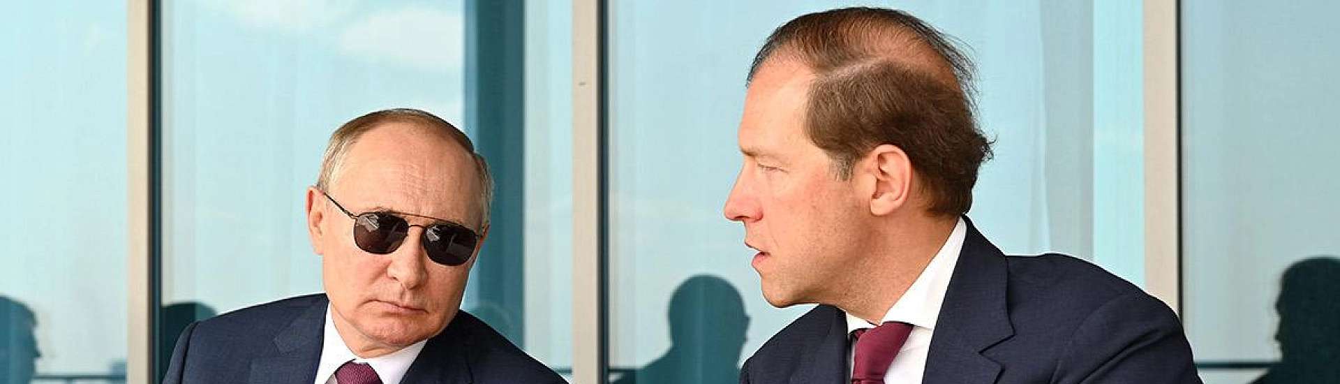 Путин обсудил с Мантуровым развитие промышленности и космических технологий