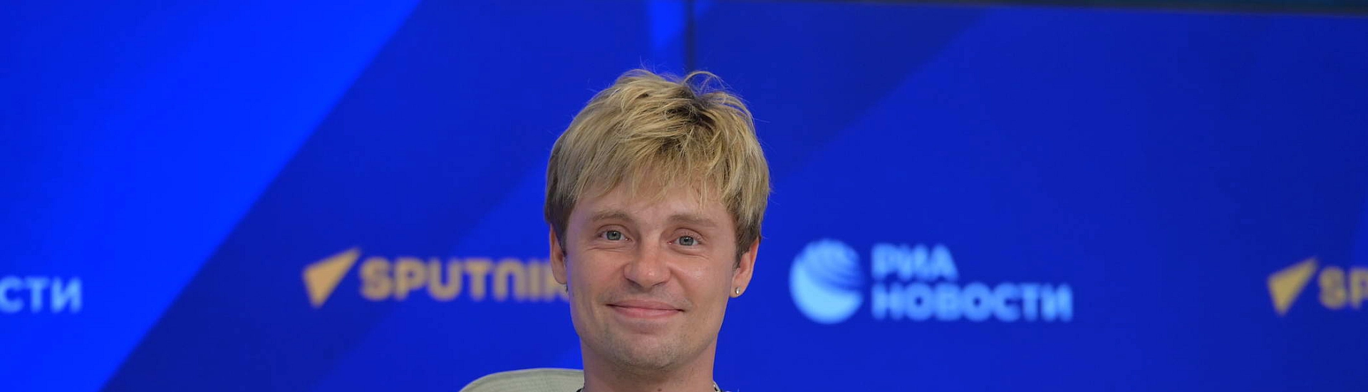 Александр Головин отправился с супругой во Вьетнам