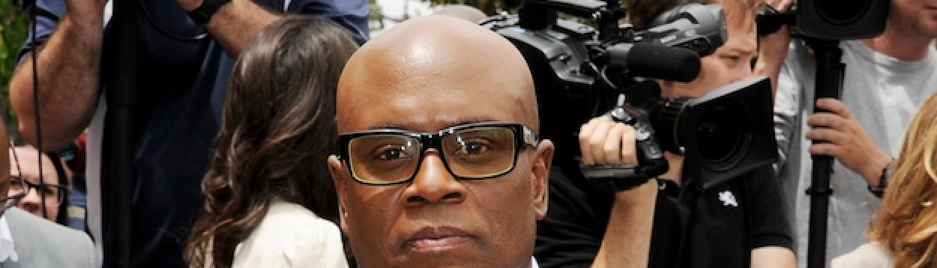 Продюсер Эл Эй Рид заключил мировое соглашение по делу о сексуальных домогательствах