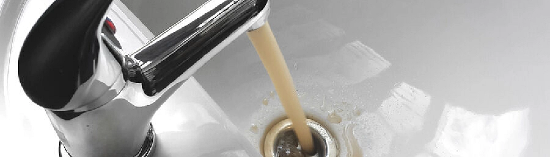 Четыре школы Томска перевели на дистанционное обучение из-за аварии на водопроводе