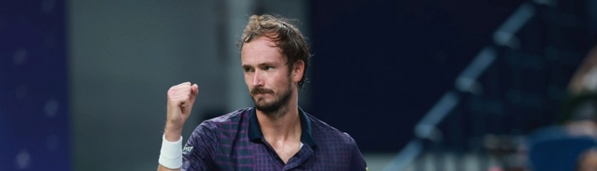 Медведев в пяти сетах обыграл Марожана и вышел в четвертый круг Australian Open