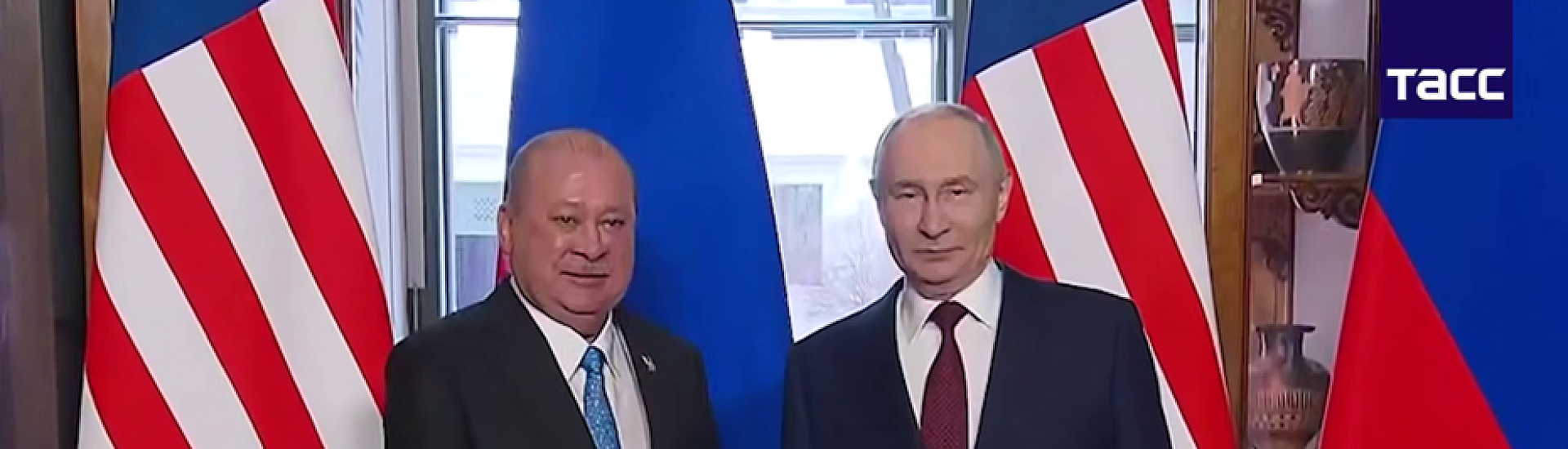 Путин встретился с верховным правителем Малайзии султаном Ибрагимом в Эрмитаже