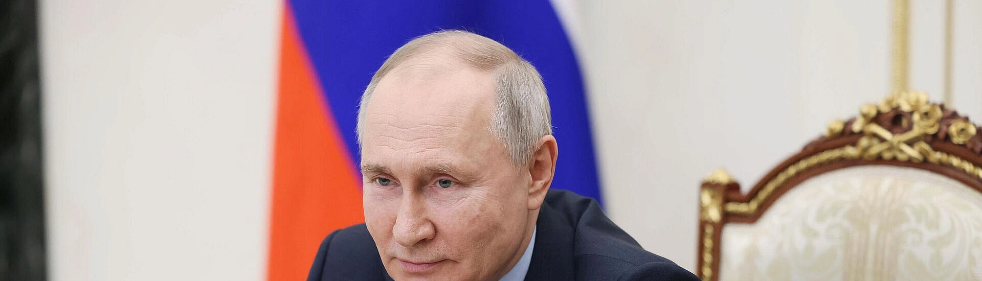 Путин обсудил с президентом ЦАР развитие экономического и гуманитарного сотрудничества