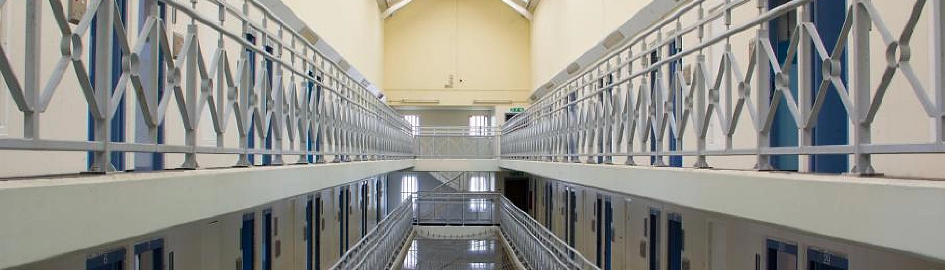 Бельгия обсуждает аренду тюремных мест за границей для содержания заключенных мигрантов