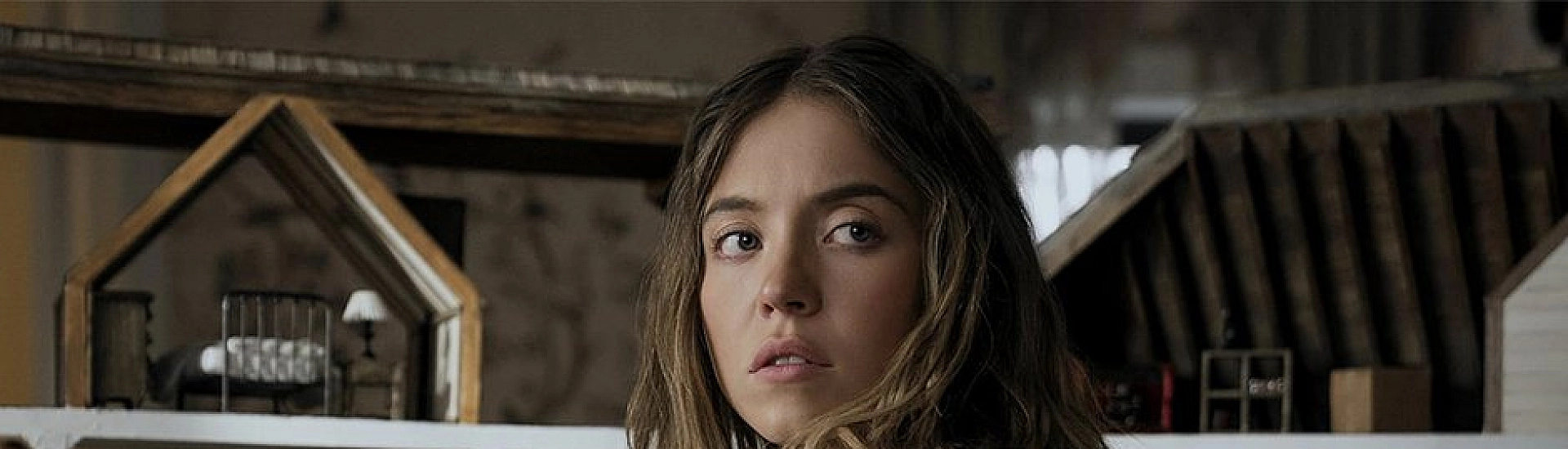 Триллер «Горничная» собрал в России свыше миллиарда рублей за месяц проката