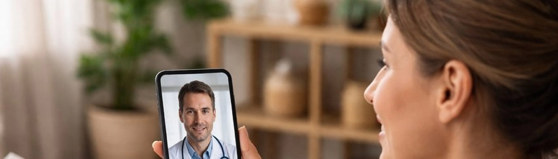 Минздрав разрешил закрывать больничные дистанционно через мессенджер Max