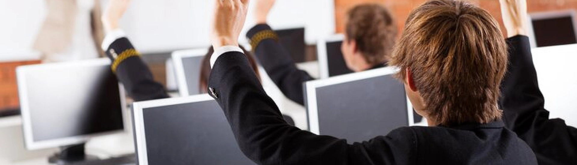 Минпросвещения уточнило формат программы «Обучение служением. Первые»