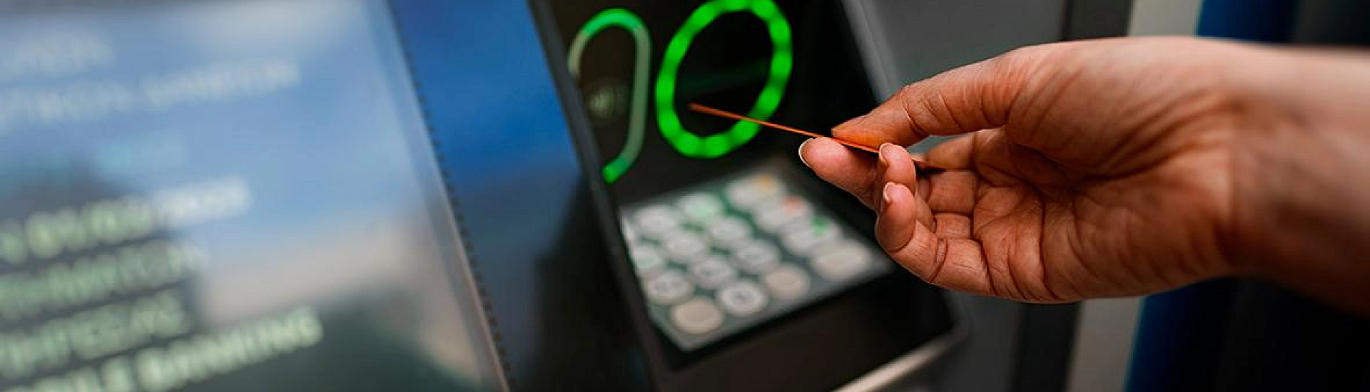 МВД предложило ввести «период охлаждения» при выдаче наличных на кассах