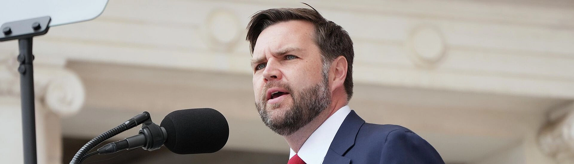 Вице-президент США пригрозил Ирану из-за ядерного досье