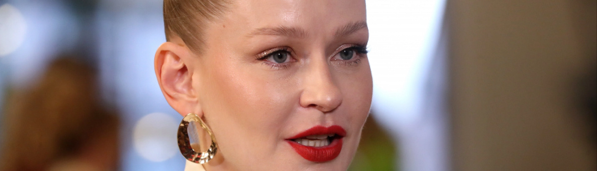 Юлия Пересильд вернулась в Москву после задержки вылета из Дубая