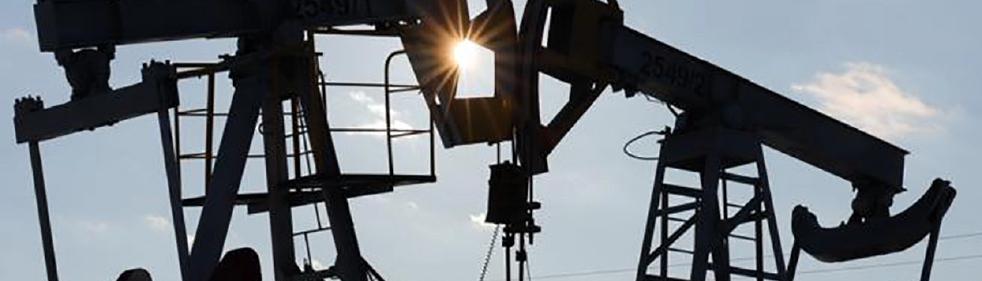 Нефть Brent превысила $84 на фоне конфликта на Ближнем Востоке и остановки судоходства через Ормузский пролив