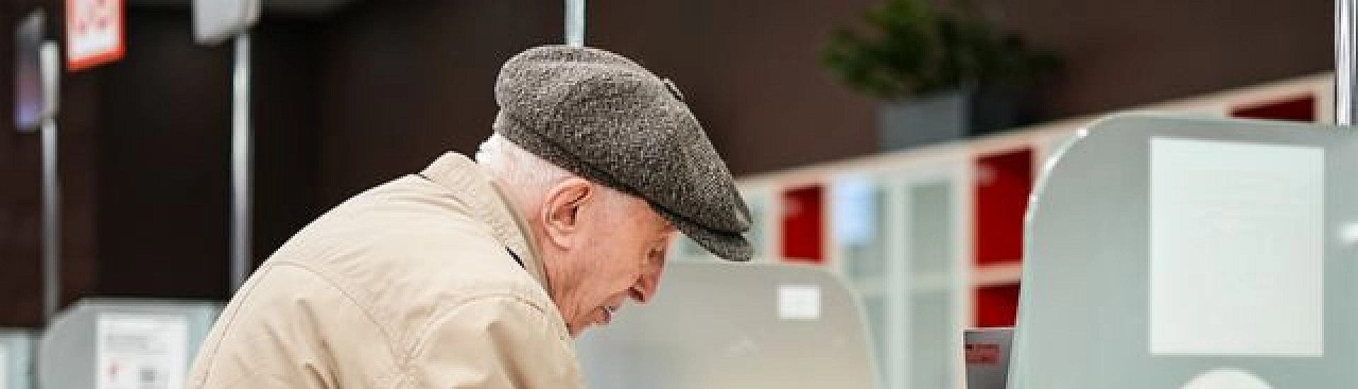 Соцфонд сообщил о досрочной выплате части пенсий в марте