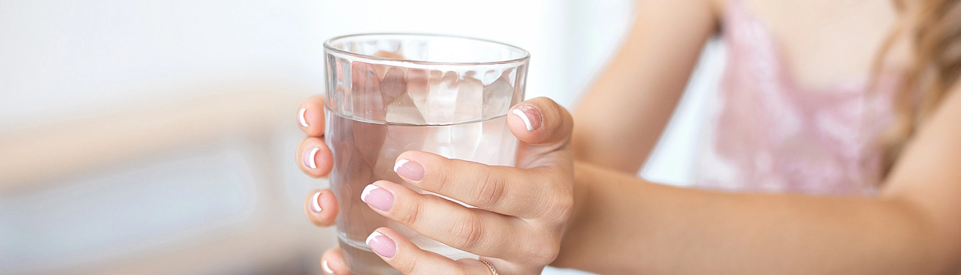 Эндокринолог рассказал, сколько воды нужно пить ежедневно