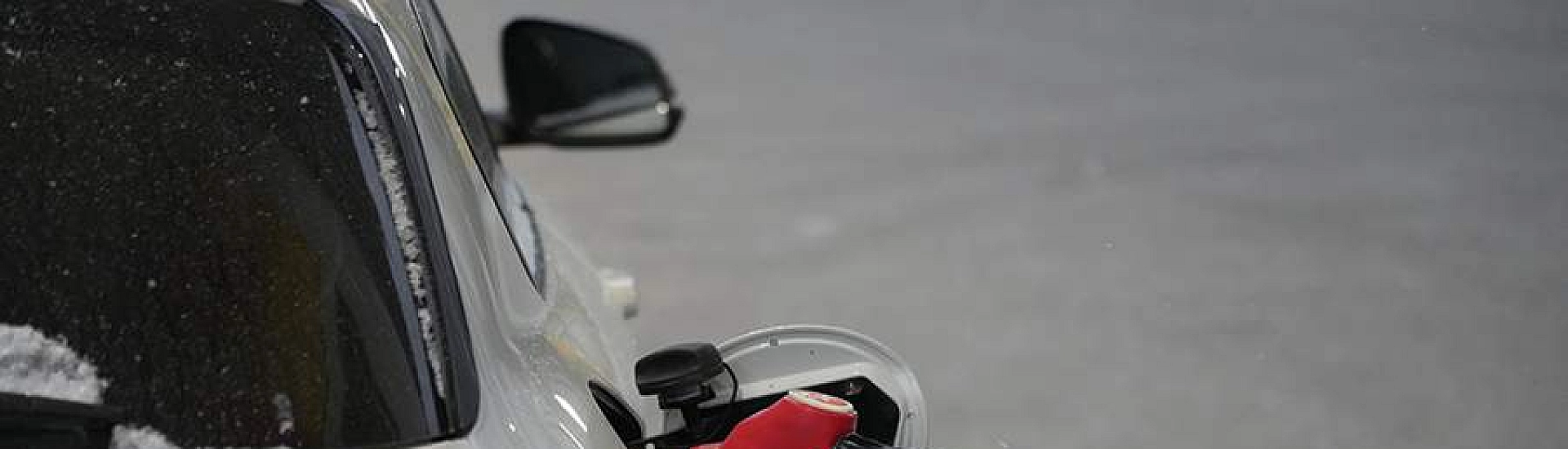 Цены на бензин и дизель выросли после начала ближневосточного конфликта