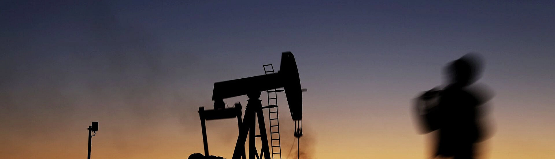 Цена нефти Brent превысила $113 за баррель на фоне обострения на Ближнем Востоке