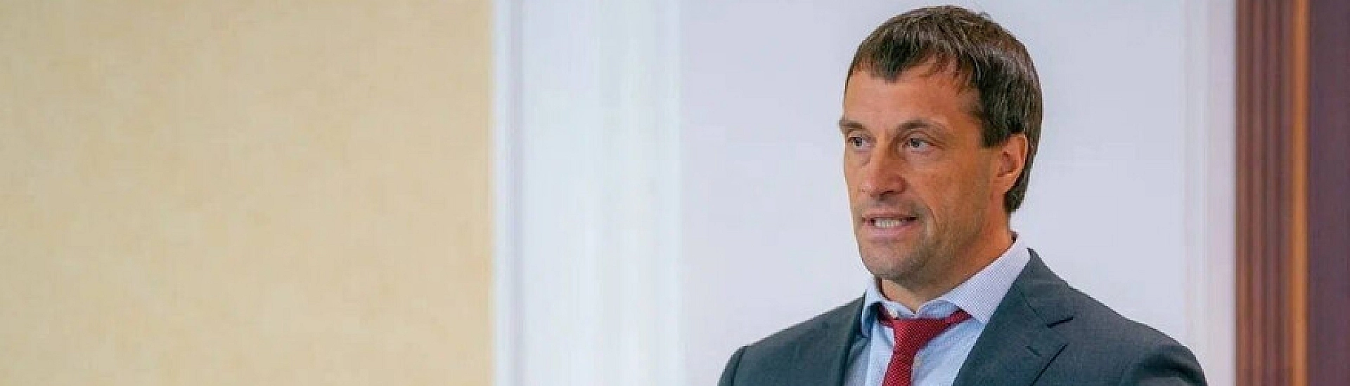 Замгубернатора ХМАО Эдуард Исаков объявил об отставке